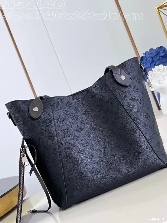 WIS x 29.5 17CM x LOUIS VUITTON HINA-46 0525